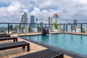 Pendennis Fern - 4-Bedroom Luxury Retreat with Rooftop Pool in Central Colombo